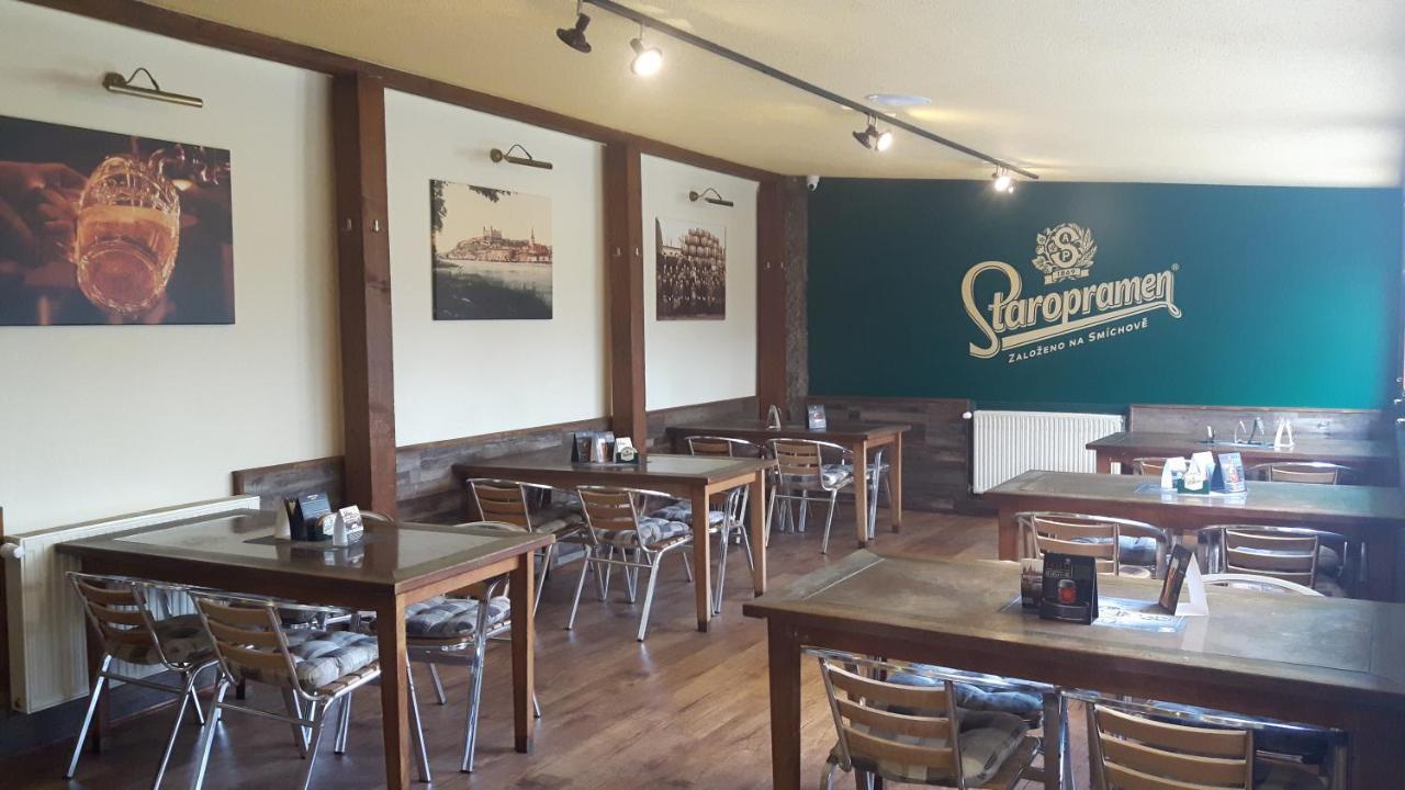 Victoria - Penzion & Restaurant สโวเลิน ภายนอก รูปภาพ